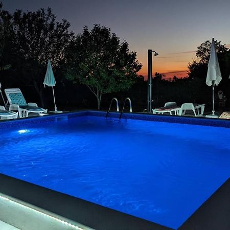Apartman Aja Kaštelir Exteriör bild