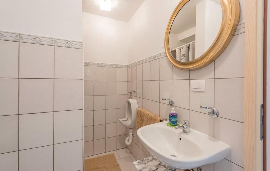 Apartman Aja Kaštelir Exteriör bild