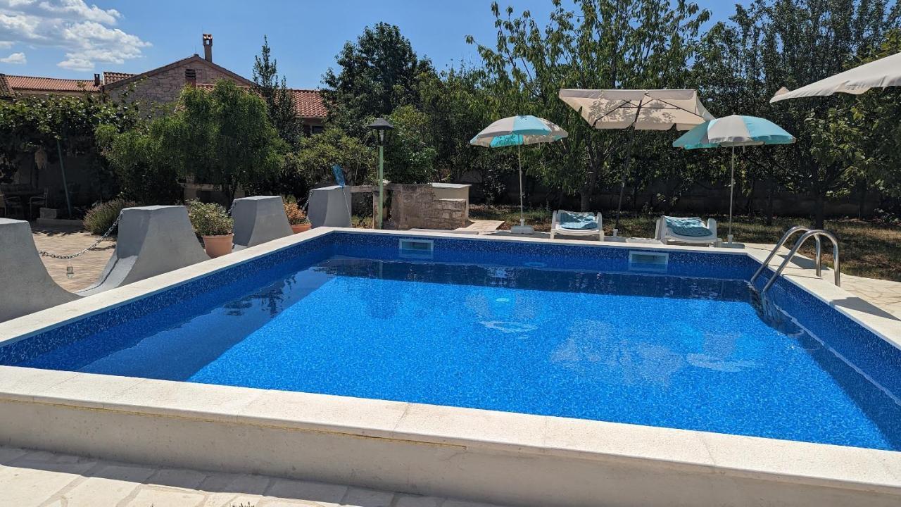 Apartman Aja Kaštelir Exteriör bild